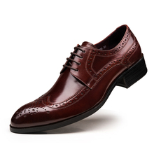 British Style Brogue Men Shoes Cow leather Vintage Style Carved Lace Formal Business Shoes 2024 - buy cheap