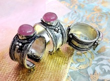 Anillo bonito de cristal rosa y plata del Tíbet, accesorio ajustable, ideal para el budismo, Nepal, 1 unidad 2024 - compra barato