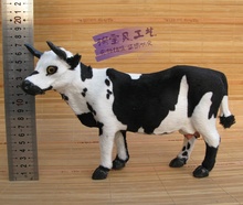 Bonito juguete de vaca de imitación de polietileno y pieles de vaca de regalo 25x8x18cm 2445 2024 - compra barato