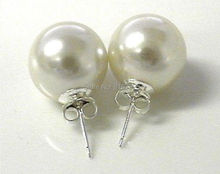 Venta al por mayor> 12mm crema blanco mar Conchas perla Pendientes de broche 925 puestos 2024 - compra barato