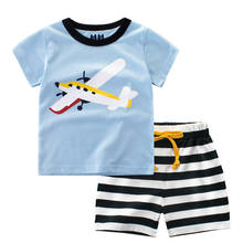Комплекты для маленьких мальчиков, летняя детская одежда, футболка с коротким рукавом и мультипликационным рисунком + шорты в полоску 2024 - купить недорого