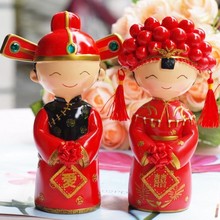 Бесплатная доставка, элегантные красные китайские традиционные фигурки для свадебного торта в традиционном стиле для невесты и жениха, свадебные подарки, сувениры 2024 - купить недорого