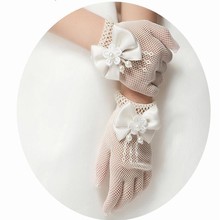 Белые кружевные ажурные перчатки с искусственным жемчугом, для причастия, с цветочным узором, для От 4 до 15 лет, для девочек, детские вечерние свадебные аксессуары 2024 - купить недорого