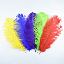 Plumas de avestruz para manualidades, plumas para decoraciones de boda, fabricación de joyas, 30-35CM, 12-14 ", 10 unids/lote 2024 - compra barato