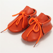 Hot Vender Sapatos Genuíno Laço de Couro Do Bebê Meninos Das Meninas Do Bebê Macios Sapatos de Bebê Recém-nascidos Primeiros Caminhantes Borla Mocassins 2024 - compre barato