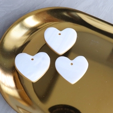 25mm 30 peças 100% concha natural formato de coração joias brincos amuletos joias acessórios descobertas 2024 - compre barato