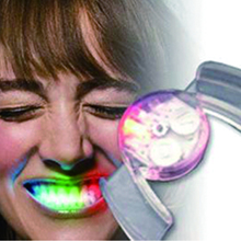 Яркая мигающая вспышка бандаж для защиты рта праздничные товары для вечеринок светящийся зуб забавная светодиодная игрушка светится в темноте на Рождество 2024 - купить недорого