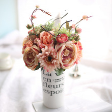 QiARSOYOO-ramo de flores de boda de seda, tela moderna de margaritas africanas, adornos de mesa, decoración de rosas falsas 2024 - compra barato
