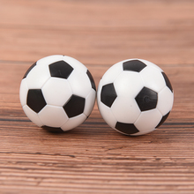 Balón de fútbol de mesa de resina respetuoso con el medio ambiente, 2 uds., blanco y negro, PIE de bebé fussball 32mm 2024 - compra barato