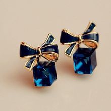 Женские серьги-пусеты с бабочкой, Серьги-пусеты с кристаллами синего цвета, модные украшения 2024 - купить недорого