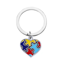 Delicado llavero con colgante de aleación con forma de corazón para autismo, llavero colorido con esmalte de procesamiento manual, llavero de joyería de regalo 2024 - compra barato