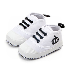 Обувь для маленьких мальчиков; кроссовки; Повседневная парусиновая обувь с короной для первых шагов; Мокасины с мягкой подошвой; обувь для новорожденных; красная обувь для малышей 2024 - купить недорого