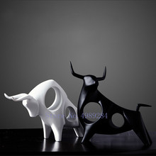 Nordic Creative ceramics Couple cow Bullfighting Decoration Home modern living room wine cabinet decoration Accessories 2024 - buy cheap