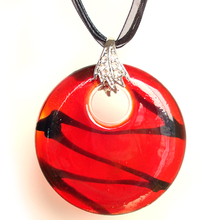 Collares con colgante de serpiente roja para el día de la madre, colgante de cristal de Murano, rayas rojas y negras redondas 2024 - compra barato