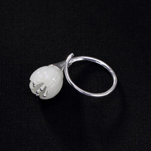 Женское кольцо из серебра 925 пробы с натуральным нефритом 2024 - купить недорого