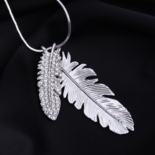 Newest Leaves Pendant Necklaces Most Fashion Rhinestone Long Chain Elegant Jewelry Swetear Accessories 2018 Hot Item NO.: XL1169 2024 - buy cheap