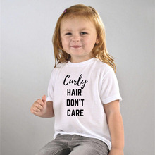 Летняя свободная футболка с кудрявыми волосами для маленьких девочек повседневные футболки Детская летняя одежда с короткими рукавами 2024 - купить недорого