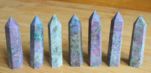 7 Pieces Natural Green Red Fuchsite Gem Stone Crystal Points Tower Obelisks Polished Healing Display Stone , Free Shipping 2024 - купить недорого