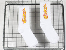 1 пара, модные Веселые мужские носки в стиле хип-хоп с изображением пламени, жаккардовые носки Harajuku, Носки с рисунком пламени, уличные скейтборды, хлопковые носки для мужчин, уличная одежда 2024 - купить недорого