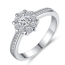 Женское кольцо из серебра 2018 пробы с блестящим кубическим цирконием 2024 - купить недорого
