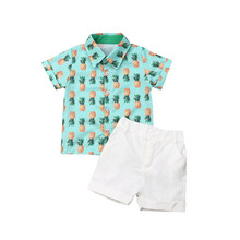Детская рубашка джентльмена с ананасовым принтом для маленьких мальчиков, зеленый топ + белые шорты, комплект одежды из 2 предметов, возраст от 2 до 8 лет 2024 - купить недорого