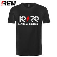 Novo 1979 edição limitada vermelho texto legal t shirt mans manga curta moda camiseta o-pescoço masculino engraçado presente topos 2024 - compre barato