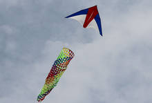Cesta de pez grande de 4,8 m para niños, calcetín de viento grande, juguete volador divertido para exteriores, cola de cometa 2024 - compra barato