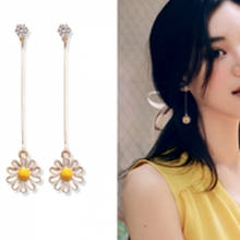 Pendientes largos y pequeños con diseño de margaritas y flores para mujer, aretes de cristal con diseño de estrella, joyería para mujer, novedad de 2020 2024 - compra barato