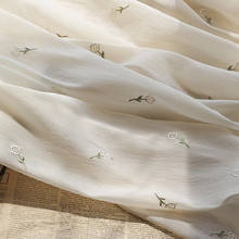 Seda nueva Crepe de la gasa delgada de la tela en tres dimensiones pequeñas tela con bordado Floral vestido falda por el metro 2024 - compra barato