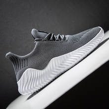 Deslizamento-em sapatos casuais 2020 nova moda luz tênis de corrida respirável elástico vulcanizado esporte jogging calçado de caminhada 2024 - compre barato