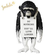 Черно-белая статуя Бэнкси в виде обезьянки с белой ногой, креативное искусство и ремесло из смолы, больше вы живете, украшения 2024 - купить недорого