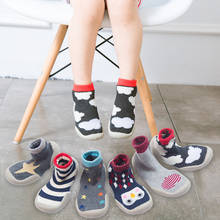 Calcetines de suelo antideslizantes para bebé, zapatos para niño pequeño, suela de goma suave, zapatillas de felpa gruesas para bebé 2024 - compra barato