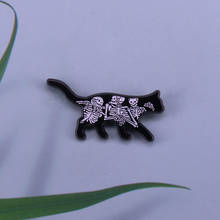 Черная кошка с скелетом булавка жуткая брошка мультфильм подарок на Хэллоуин 2024 - купить недорого