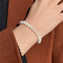 Brazalete de perlas redondas para mujer, pulsera de perlas blancas y naturales, estilo barroco, cadena elástica, joyería fina, 7 a 8 2024 - compra barato