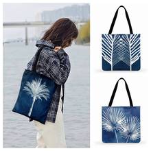 Bolsa tote feminina com estampa de folhas azuis escandinavo, casual, de ombro, para praia ao ar livre, sacola de compras dobrável 2024 - compre barato