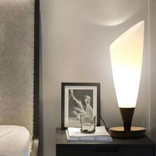 Lámpara de mesa moderna en forma de lirio para dormitorio, sala de estar, sala de estudio, cocina, LED personalizada, luz de mesita de noche, Bombilla E27 de 5W 2024 - compra barato