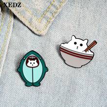 Xedz tubarão traje elf esmalte pino utensílios de mesa metal moda bonito animal emblema saco roupas lapela broche jóias presente para crianças 2024 - compre barato