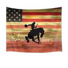 Настенный гобелен с изображением американского флага ковбоя верховой езды лошади в западном стиле 2024 - купить недорого