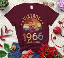 Ограниченный Выпуск 1966 года в ретро-стиле подготовил подарок на 55-й день рождения, создал забавную женскую футболку, бабушку, родителей 2024 - купить недорого