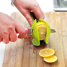1 pçs tomate slicer plástico frutas cortador ferramenta perfeita slicer tomate batata cebola shreadders slicer titular de corte de limão 2024 - compre barato