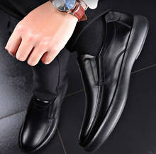 Lihuamao-mocassins masculinos de couro bovino, estilo britânico, sapatos baixos, slip-ons, sola grossa e macia 2024 - compre barato