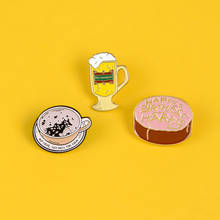 Broche esmaltado para xícara de café, broche feminino rosa, bolo amarelo, caneca de cerveja, broche, presente de aniversário, camisa criativa 2024 - compre barato