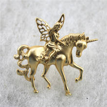 Broche de unicórnio, broche na moda, broche em formato de fada, dourado, fosco, emblema para mulheres, roupas, cachecol, chapéu, broche, decoração, presente, joia 2024 - compre barato