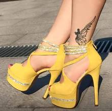Шикарные желтые замшевые босоножки на платформе с открытым носком, украшенные блестками и кристаллами; модельные босоножки на тонком каблуке для ночного клуба 2024 - купить недорого