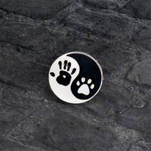 E-Pin de perro Yin Yang con ocho patrones de taoísmo chino, broches con estampado de pata de Tai Chi, insignia de Animal Vintage, joyería 2024 - compra barato