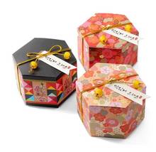 Cajas de Regalo de flores de ciruelo, caja de papel plegable, embalaje de dulces de recuerdo de boda, caja de dulces de fiesta, 50 Uds. 2024 - compra barato