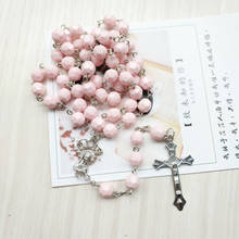 Qiguo-collar con cuentas acrílicas para mujer, Gargantilla con cuentas acrílicas rosas, con forma de cruz, para rezar, regalo religioso 2024 - compra barato