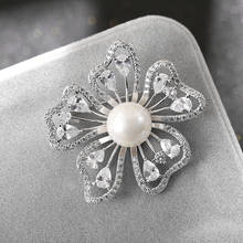 Zhijia delicada cor prata cristal rhinestone pérola flor forma broches para as mulheres vestido de festa jóias 2024 - compre barato