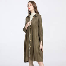 Размера плюс пальто для женщин 45-75 кг 2019 осень с отложным воротником; одежда с длинным рукавом Однобортный эластичные Miyake Плиссированные пальто 2024 - купить недорого