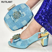 Zapatos y bolsos italianos para mujer, calzado decorado con diamantes de imitación, nigeriano, Color azul cielo 2024 - compra barato